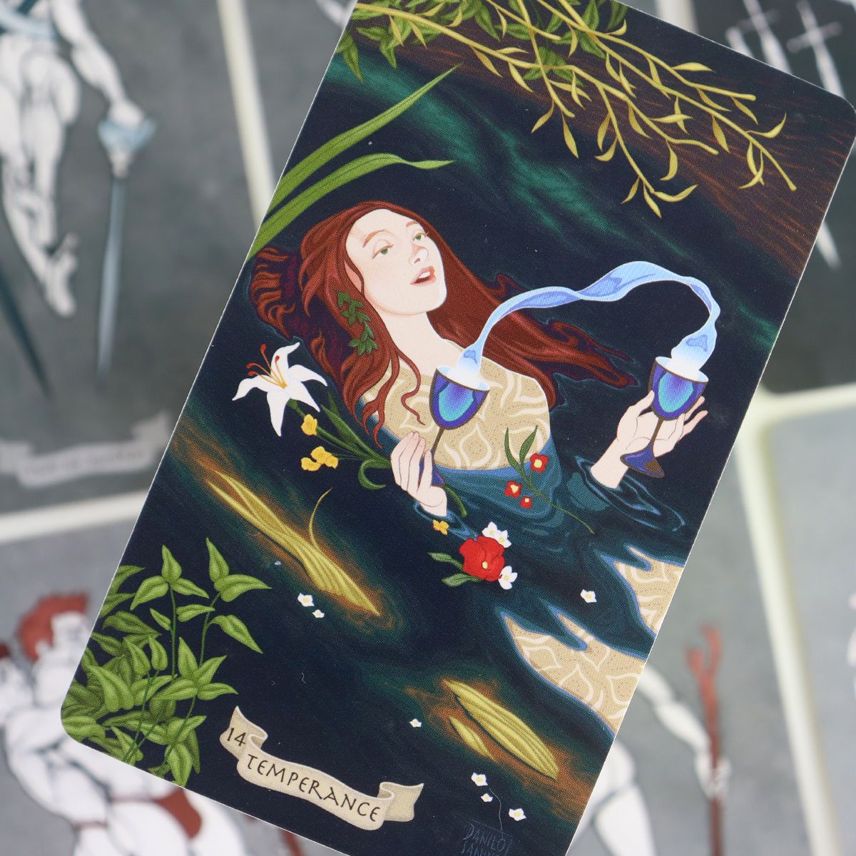 Tarot on Canvas - A Stroll Thr - Cocktail Recipe Book 评论和价格